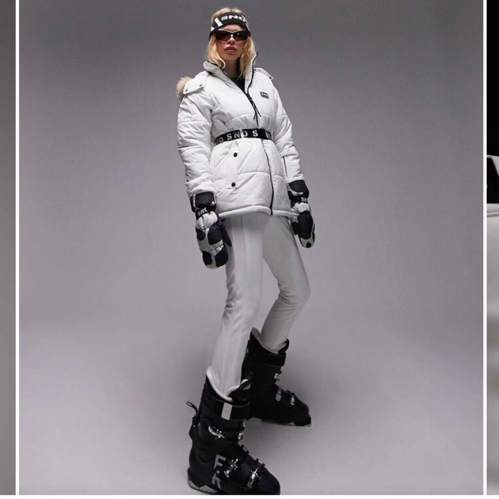 Topshops Sno ski with Belt and fur trim hood in creu